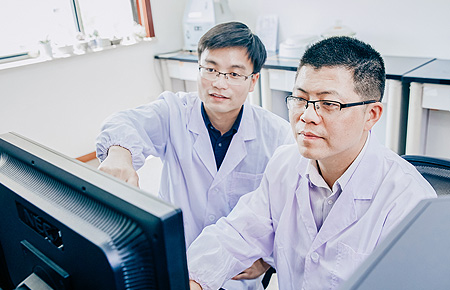 致力于為全球客戶提供全方位系統(tǒng)解決方案，成為他們最值得信賴的合作伙伴。