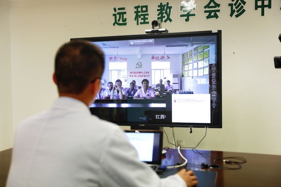 5.用“互聯網+”方式，對“傳化·安心衛生室”及周邊衛生室村醫進行遠程培訓.jpg